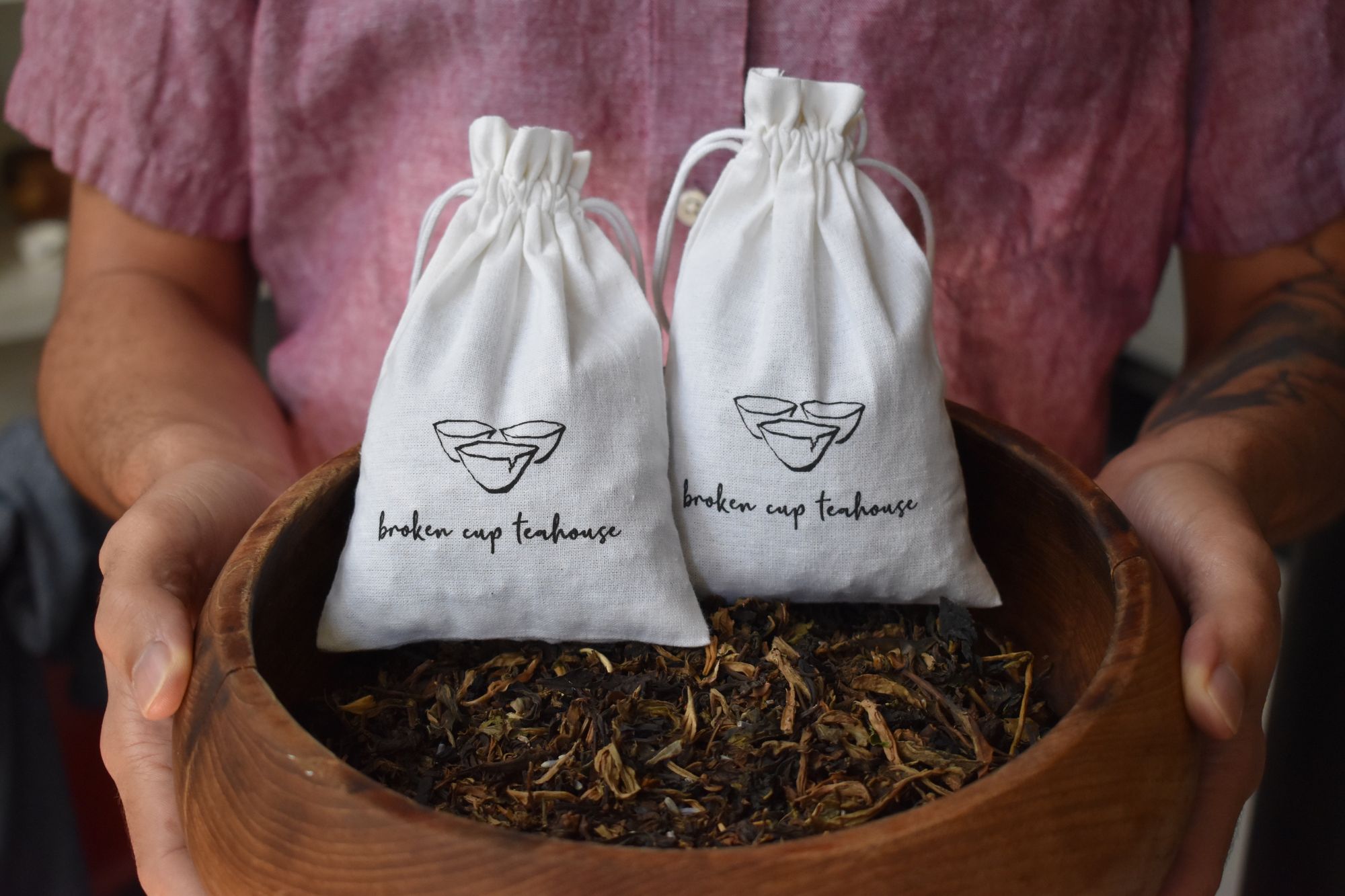 Our tea & lavender bath salt sachets contain only 4 simple and natural ingredients in a 100% cotton bag: Epsom salt, lavender essential oil, Ultra Blue grade lavender buds, and re-dried tea leaves.